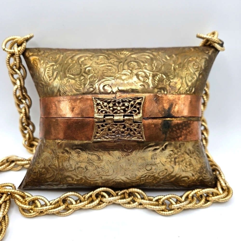 VINTAGE Brass and Copper Metal Pillow Box Embossed Purse Bag - Picture 2 of 8